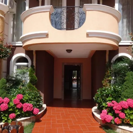 Melia 8 Grand Apartment Rawda